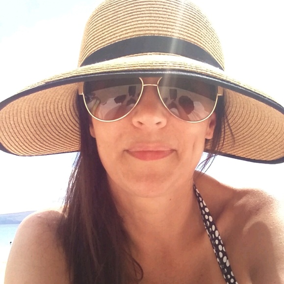 Meet your Posher, Annemarie - Picture 1 of 1